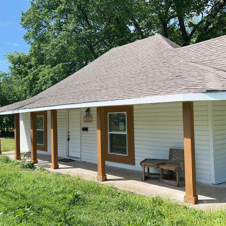 302 Rusk Street - Photo 1