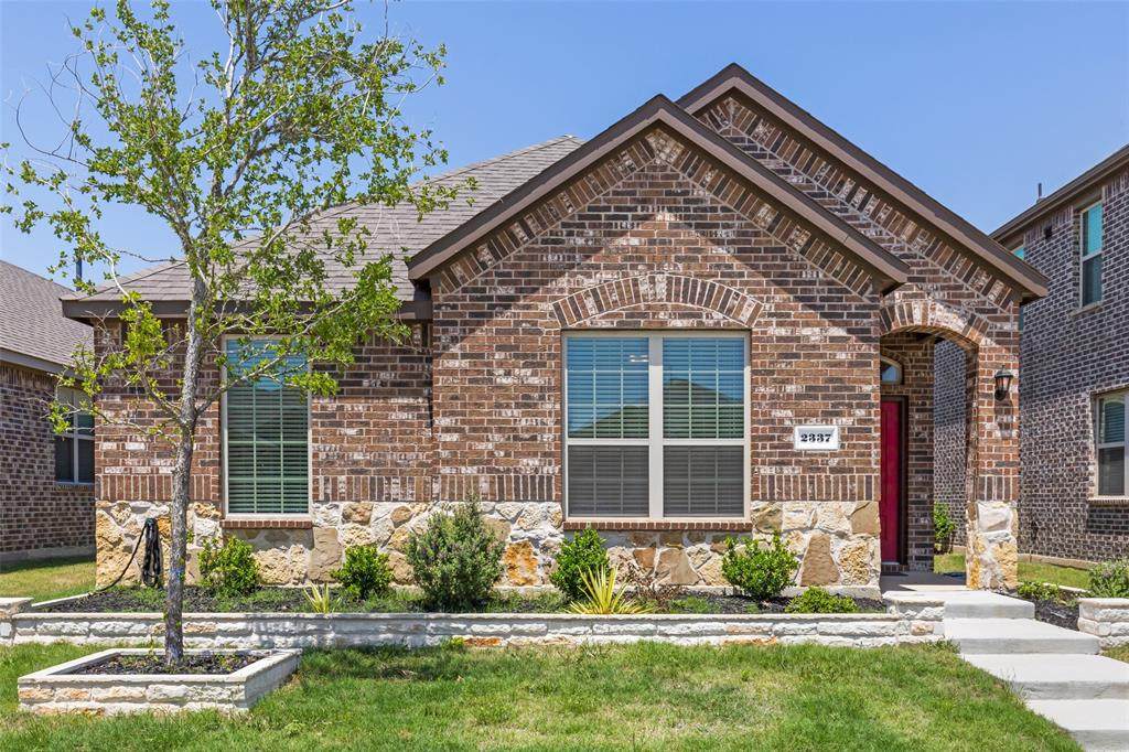 2337 Larimar Drive - Photo 1