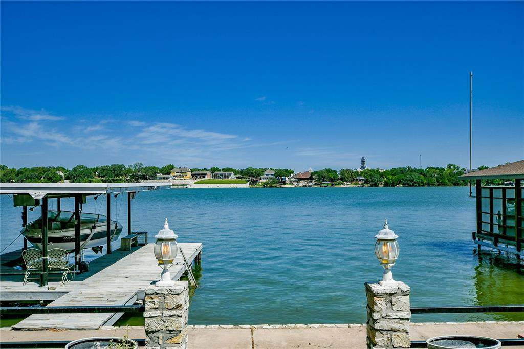 304 Bahama Court - Photo 1