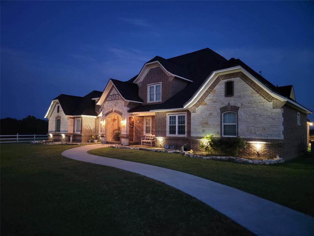 1476 Farm Road 3105 - Photo 1