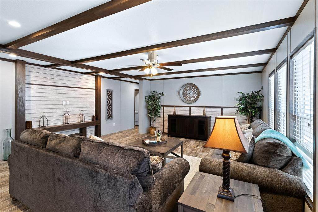 550 Vz County Road 1220 - Photo 1