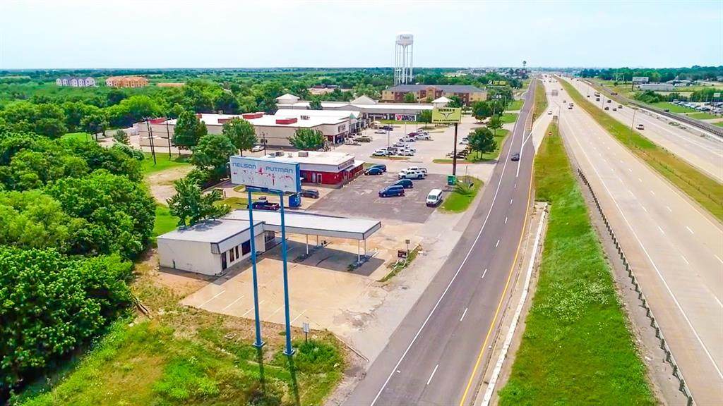 206 Interstate Highway 45 - Photo 1