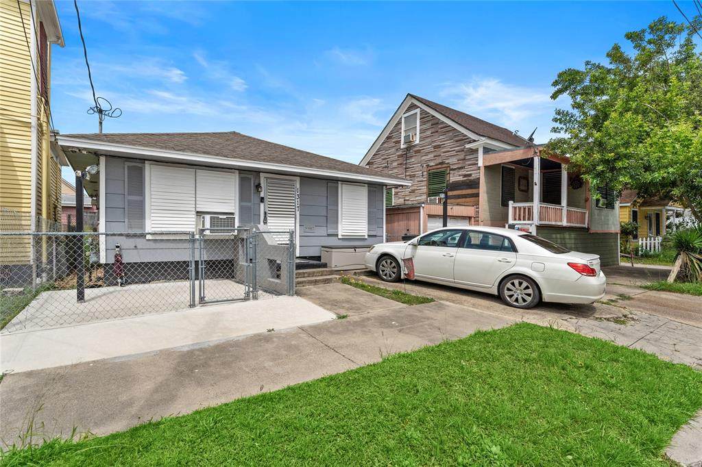1317 32nd Street - Photo 1