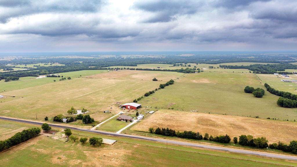 2748 Farm Road 2820 - Photo 1