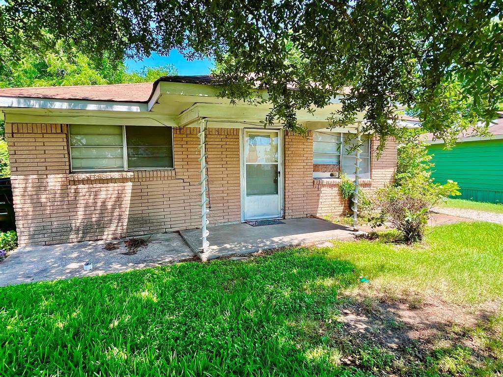 204 College Street - Photo 1