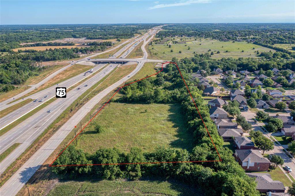 2626 Central Expressway - Photo 1