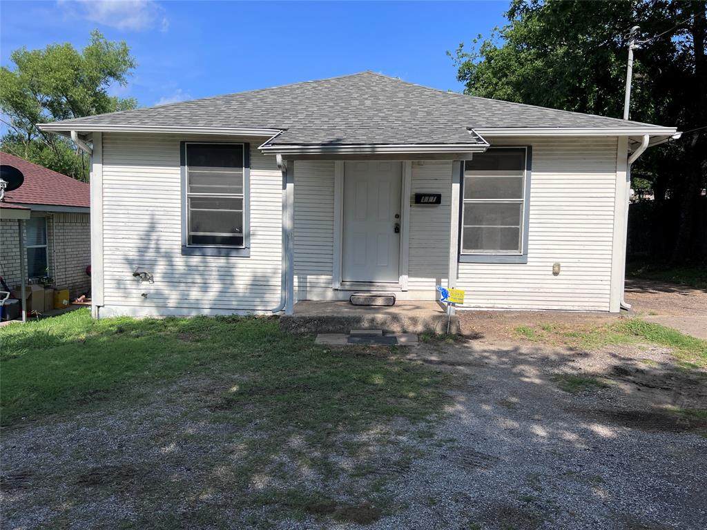 111 Tatum Avenue - Photo 1