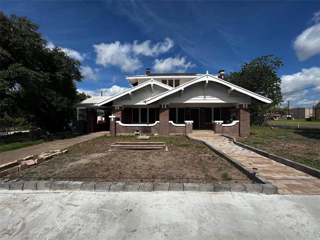 1202 Elm Street - Photo 1