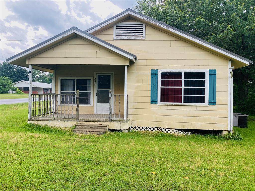 235 Oklahoma Avenue - Photo 1