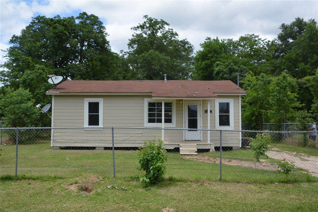 3008 Fisher Drive - Photo 1