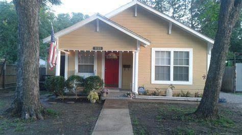 1122 Newport Avenue - Photo 1