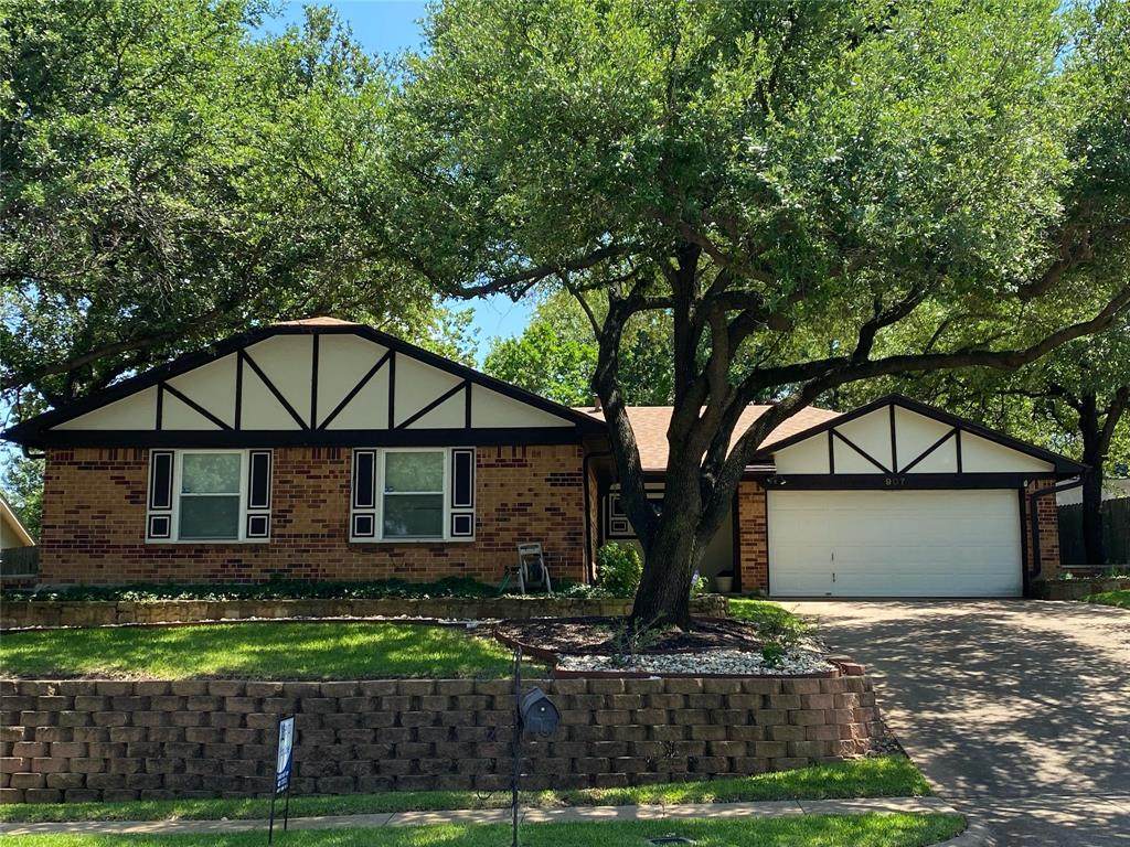 907 Glenn Drive - Photo 1