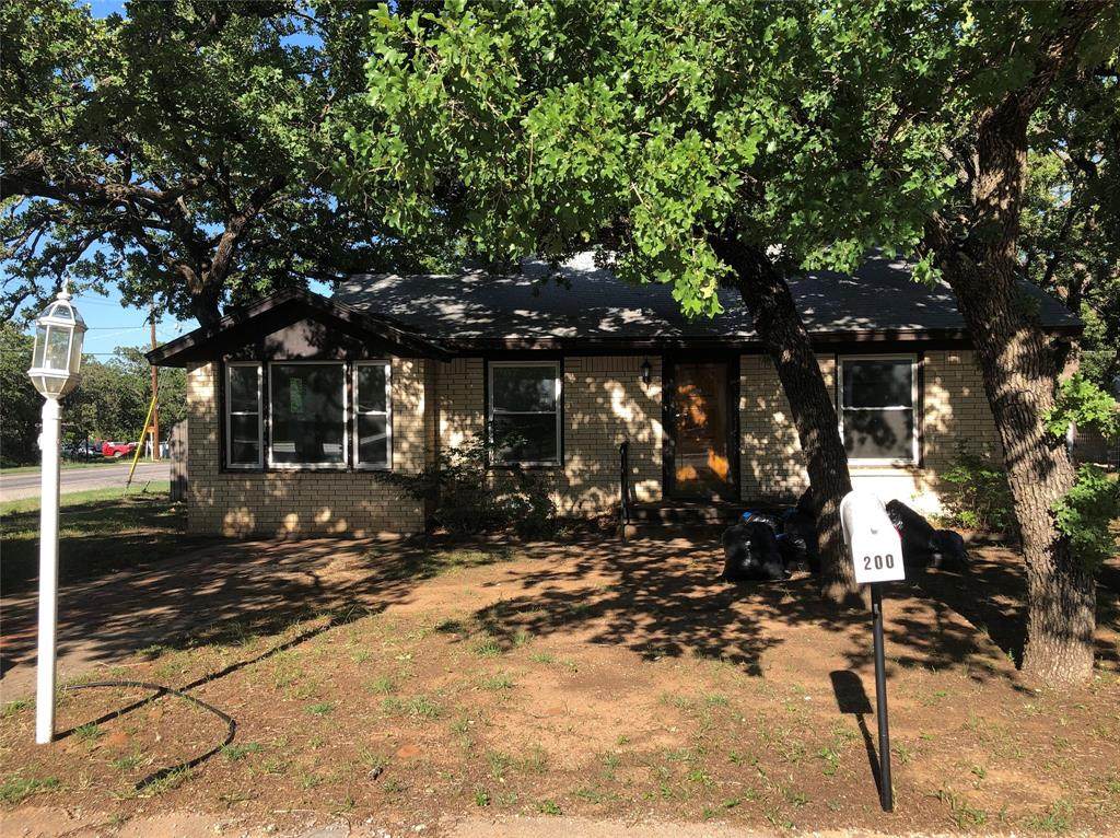 200 Oaklawn Avenue - Photo 1