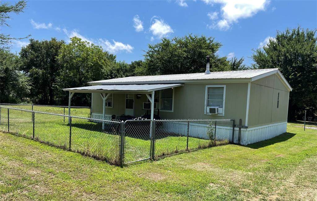 5288 Farm Road 3389 - Photo 1