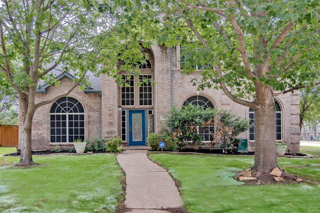708 Red Oak - Photo 1
