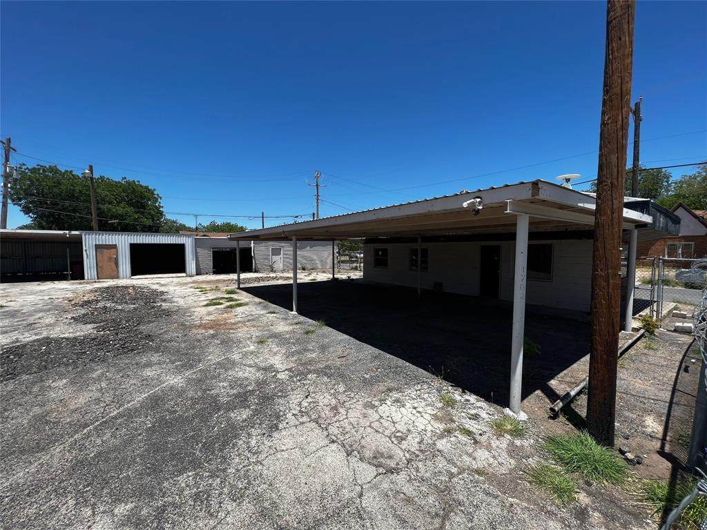 1702 Butternut Street - Photo 1