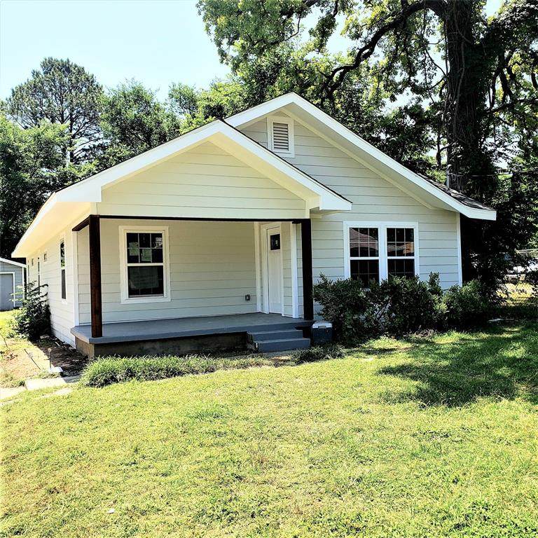 2914 Carpenter Avenue - Photo 1