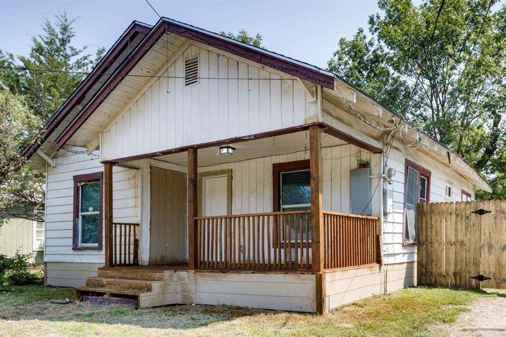 2911 Walnut Street - Photo 1