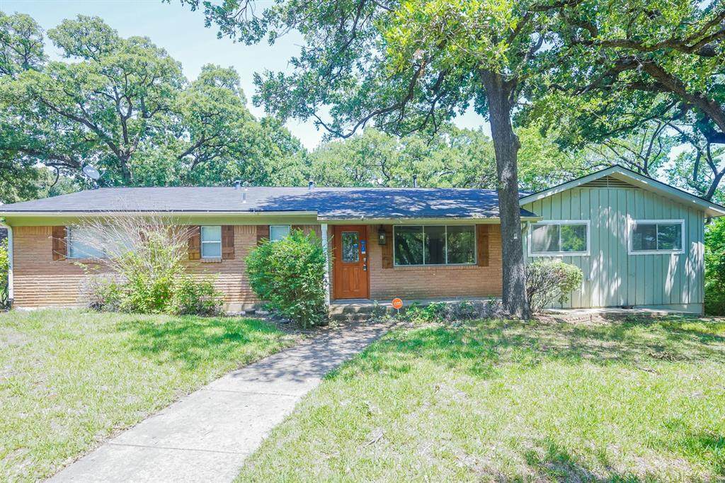 800 Cardinal Circle - Photo 1
