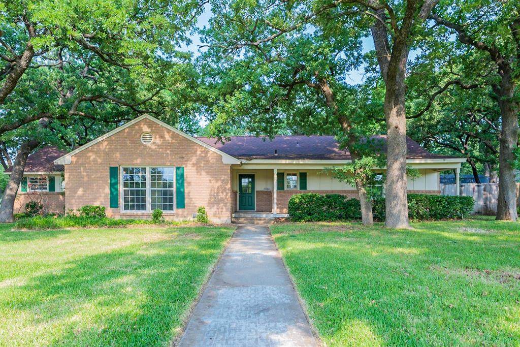 2528 Royal Lane - Photo 1