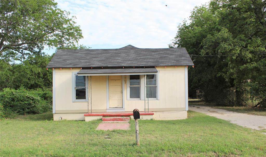 1707 Groesbeck Street - Photo 1