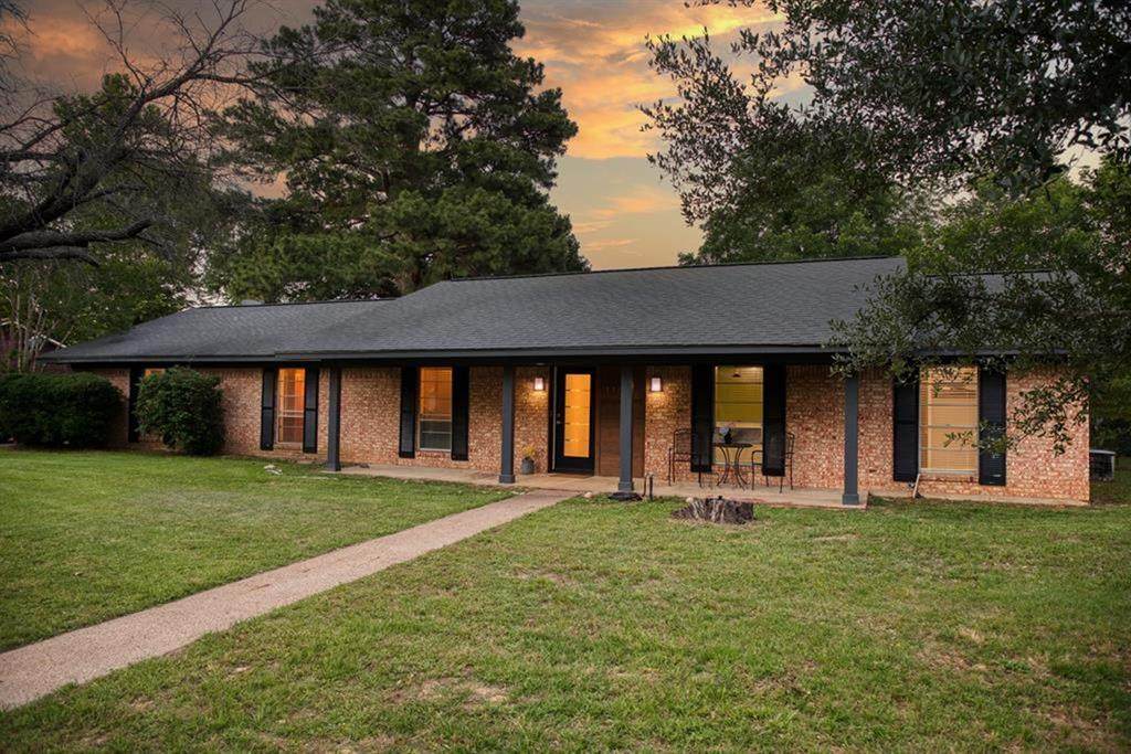 116 Donniebrook Street - Photo 1