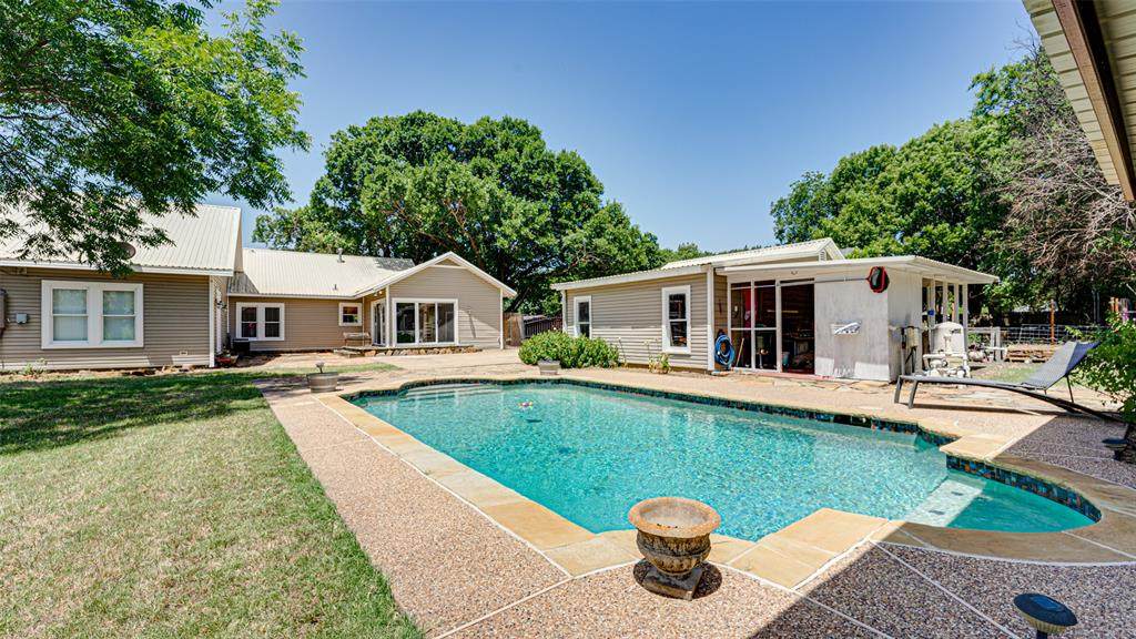 204 Floyd Street - Photo 1
