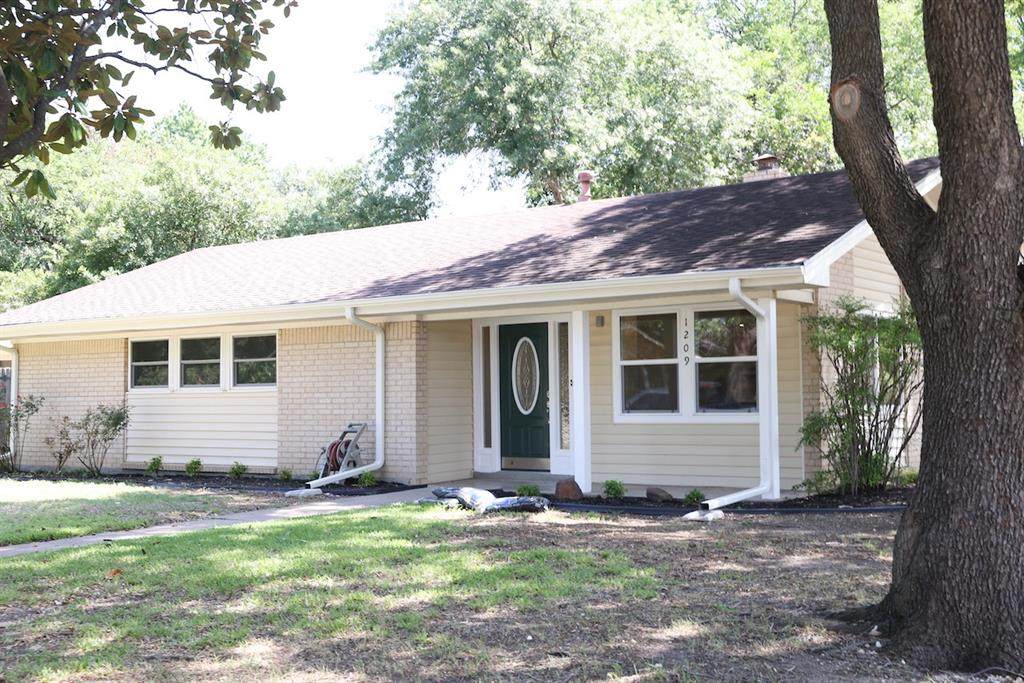 1209 Mildred Lane - Photo 1