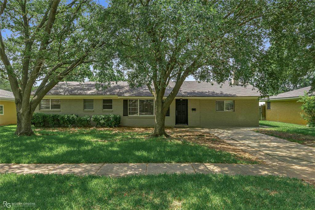 2612 Plantation Drive - Photo 1