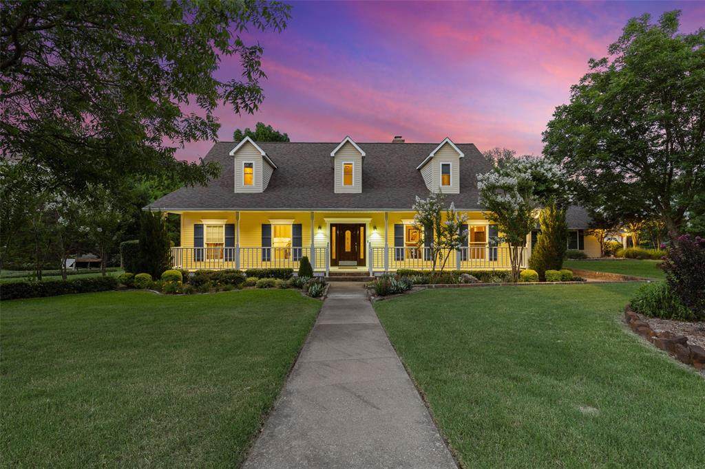 821 Woodglen Drive - Photo 1