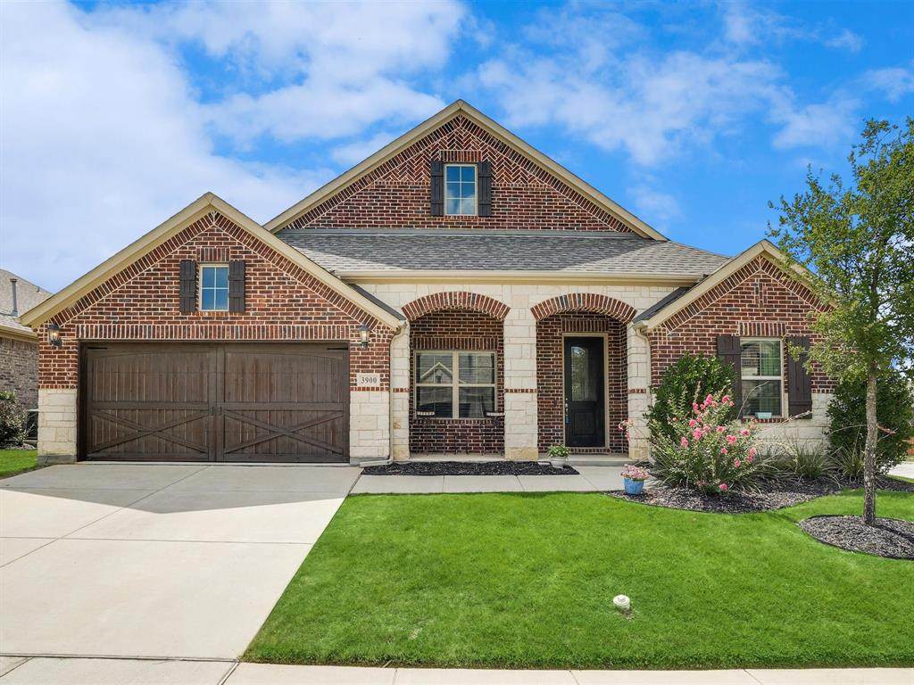 3900 Applewood Lane - Photo 1