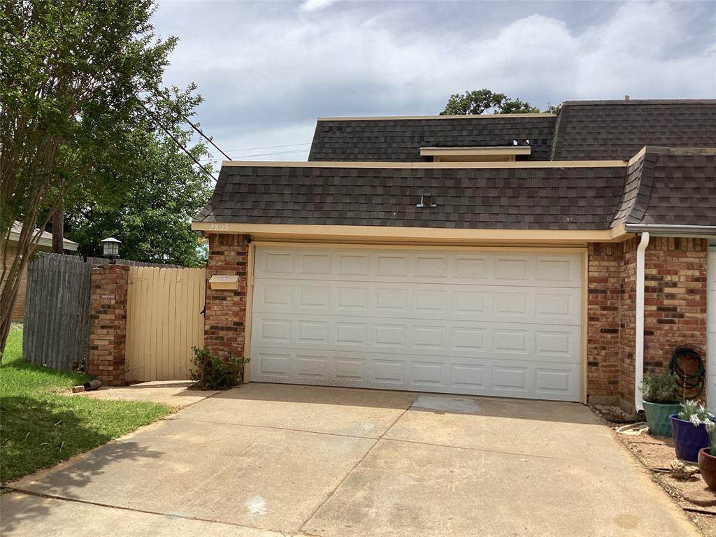 2805 Summit View Drive - Photo 1