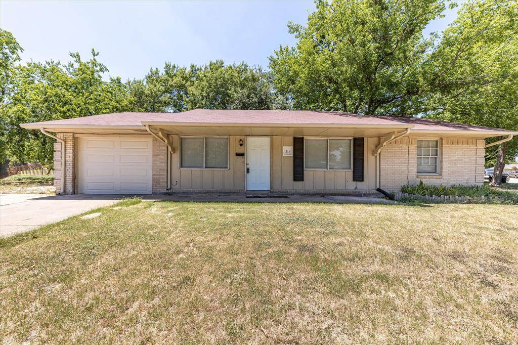 312 Cherry Lane - Photo 1