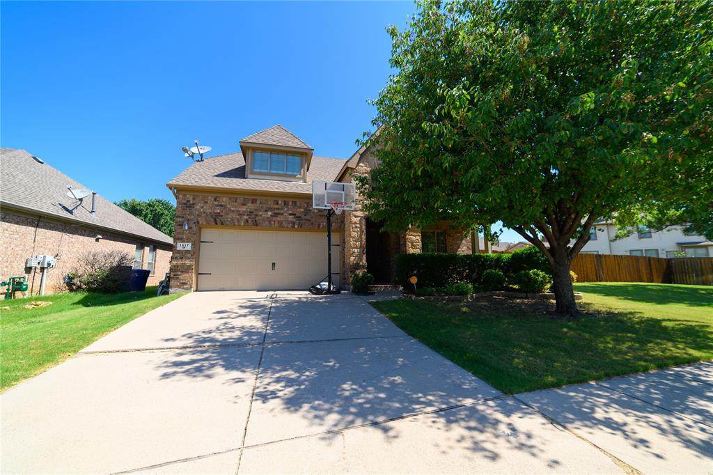1517 Mockingbird Drive - Photo 1