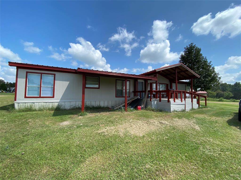 1076 Private Road 7705 - Photo 1