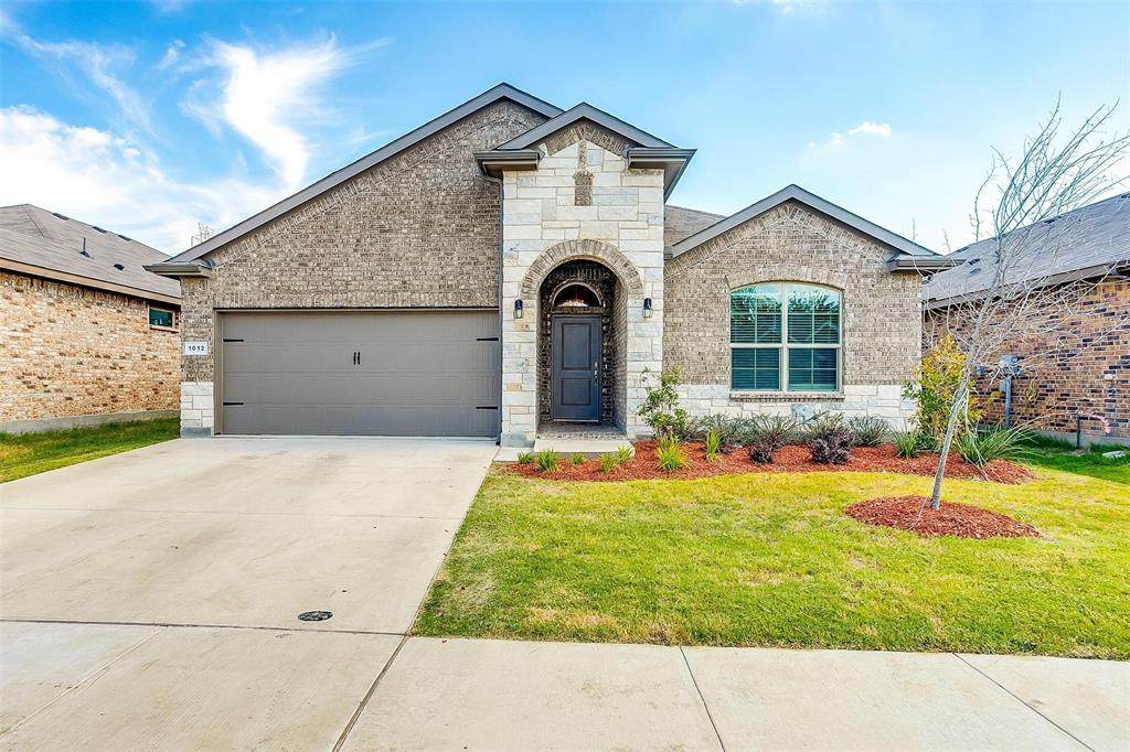 1012 Nicole Way - Photo 1