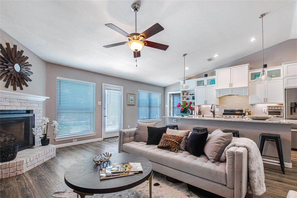 1215 Oxford Lane - Photo 1