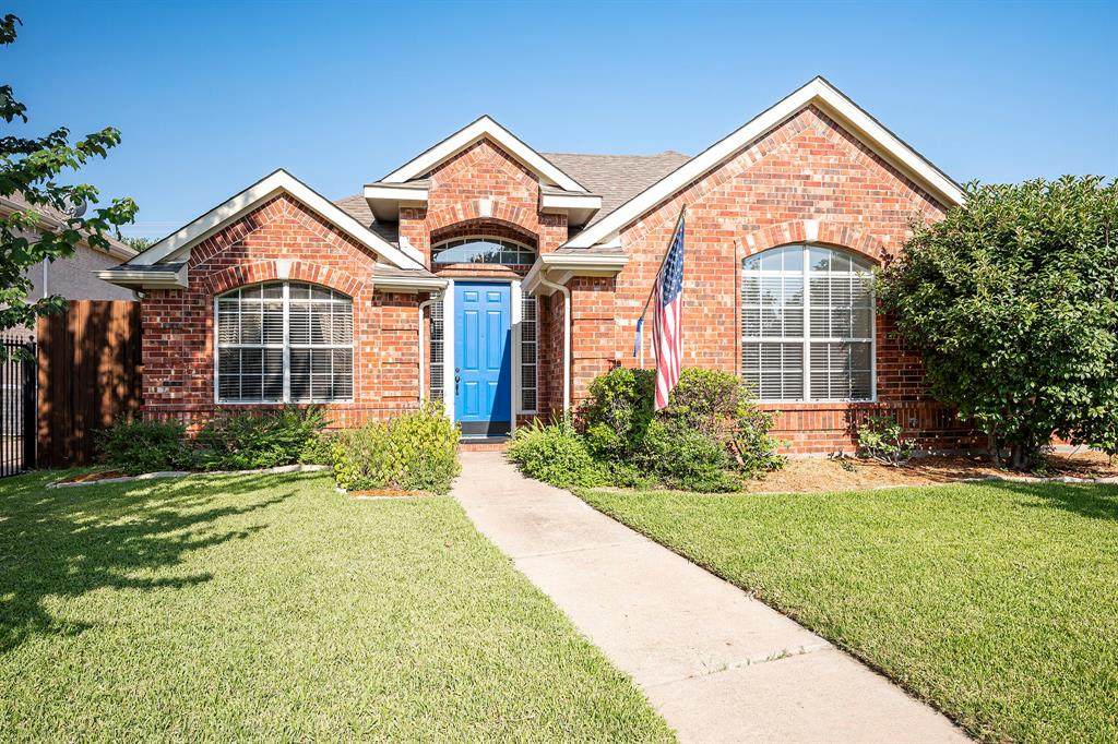 423 Walnut Drive - Photo 1
