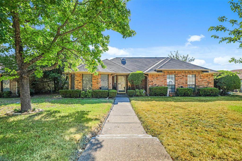 224 Driftwood Lane - Photo 1