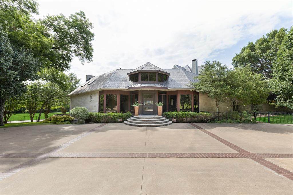 3860 Bay Circle - Photo 1
