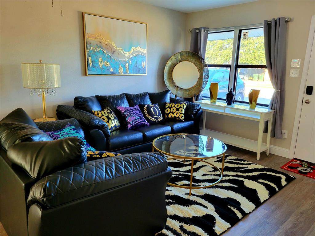 2501 N Avenue - Photo 1