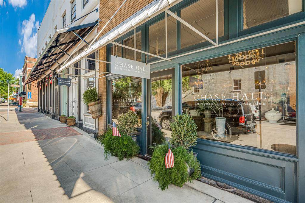 205 Virginia Street - Photo 1