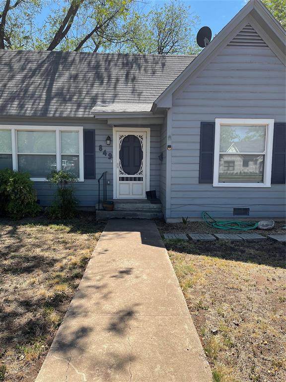849 Ross Avenue - Photo 1