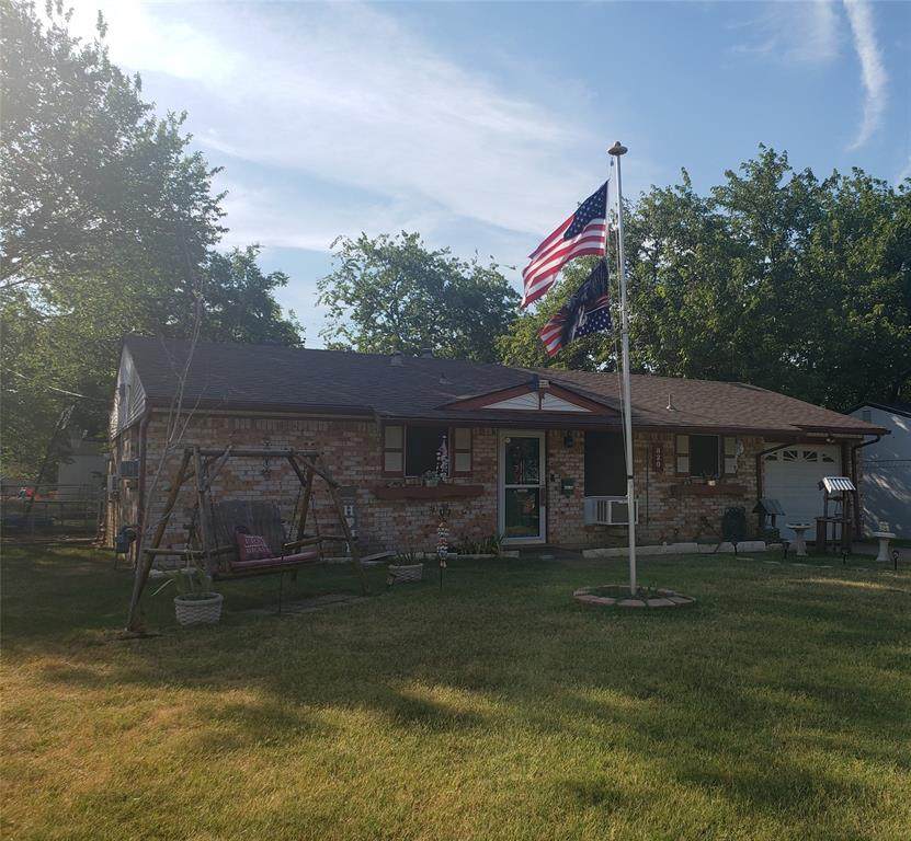 820 Sunnybrook Drive - Photo 1