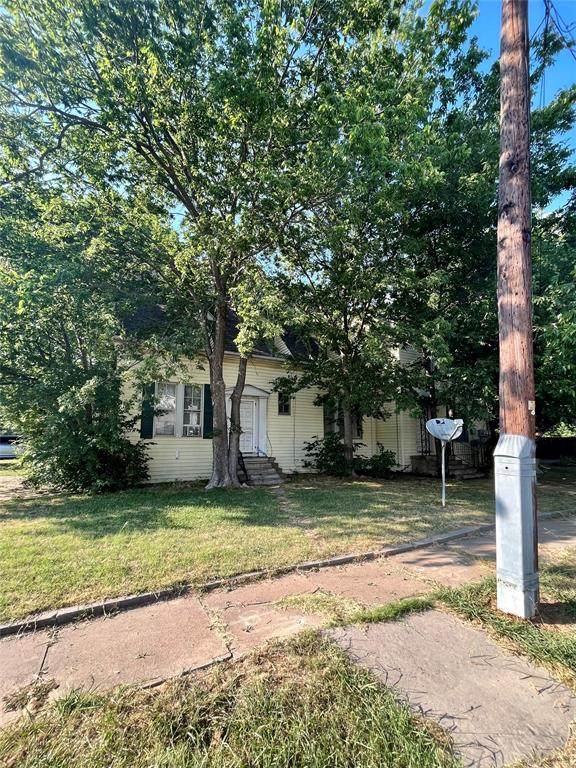 827 Crockett Street - Photo 1