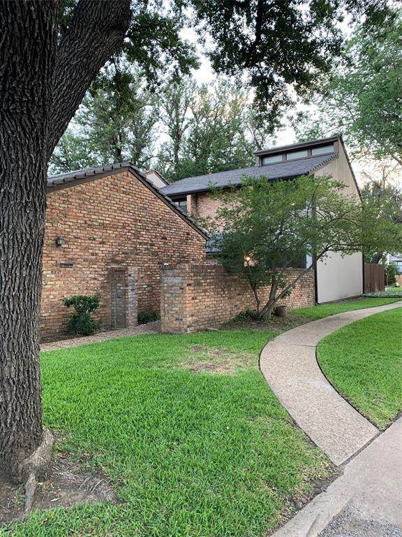 1020 Woodoak Court - Photo 1