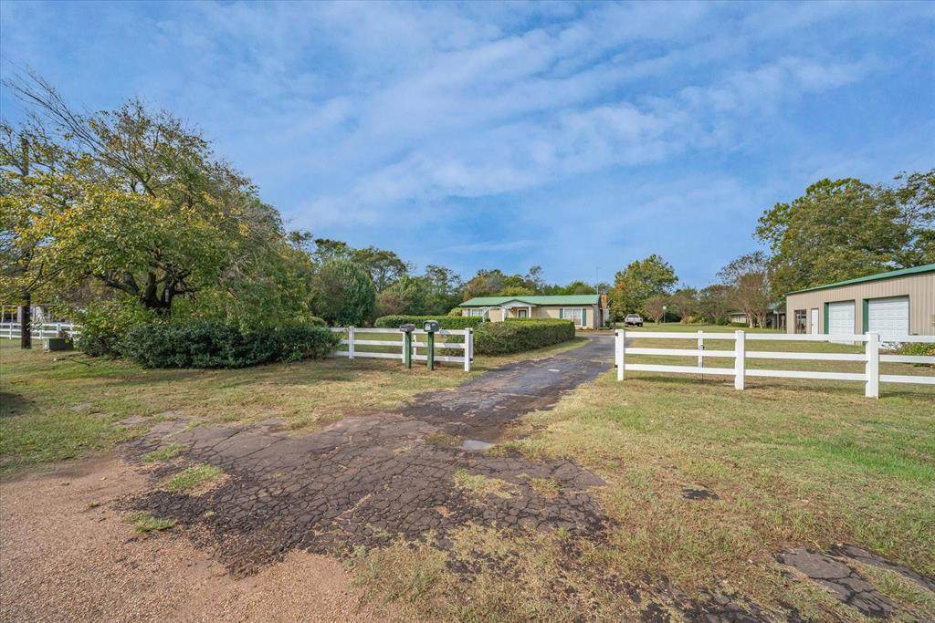 241 Vz County Road 4418 - Photo 1