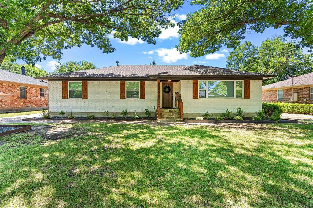 8424 Sweetwater Drive - Photo 1