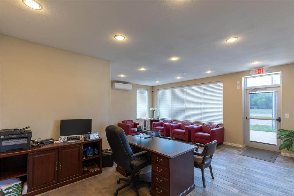 8000 Jacksboro Highway - Photo 1