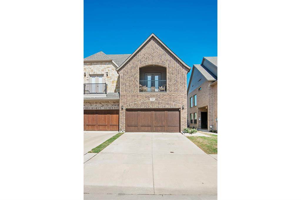 323 Featherstone Trail - Photo 1